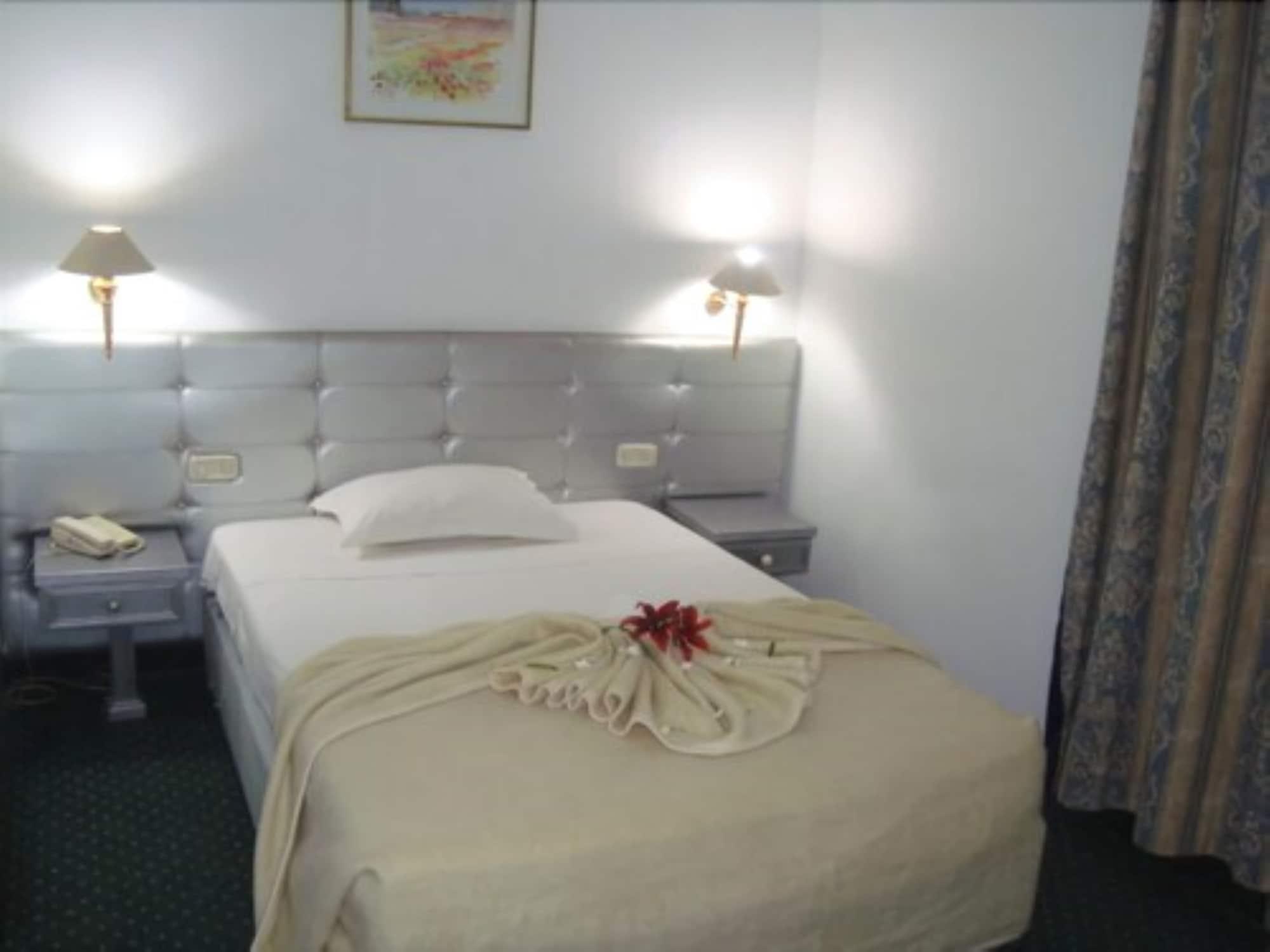 Hotel Ibn Khaldoun Tunis Eksteriør billede