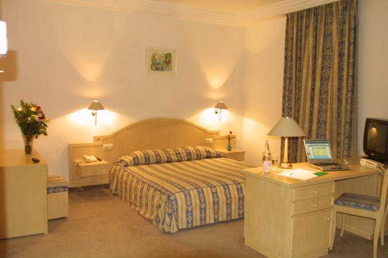 Hotel Ibn Khaldoun Tunis Værelse billede