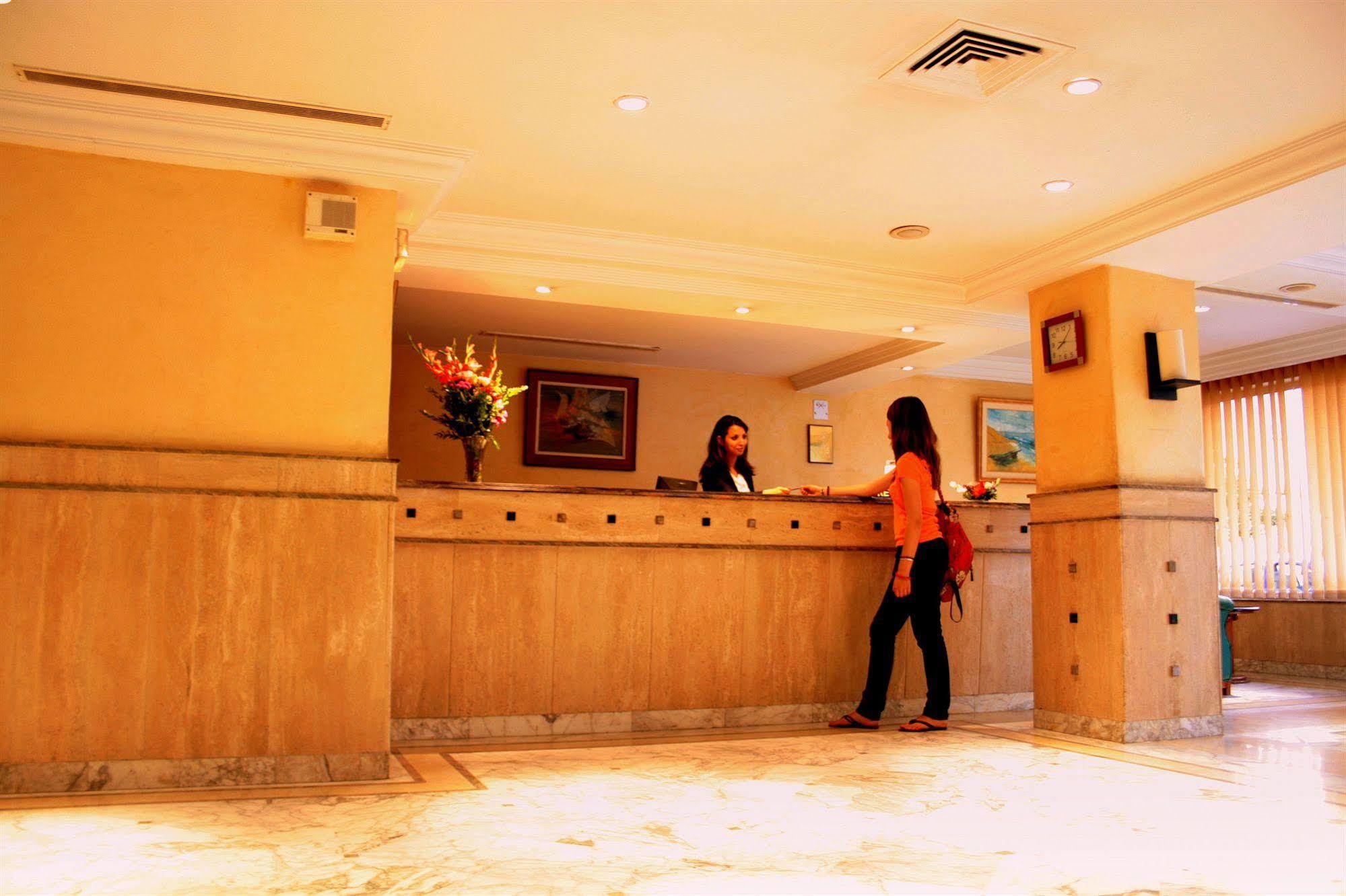 Hotel Ibn Khaldoun Tunis Eksteriør billede